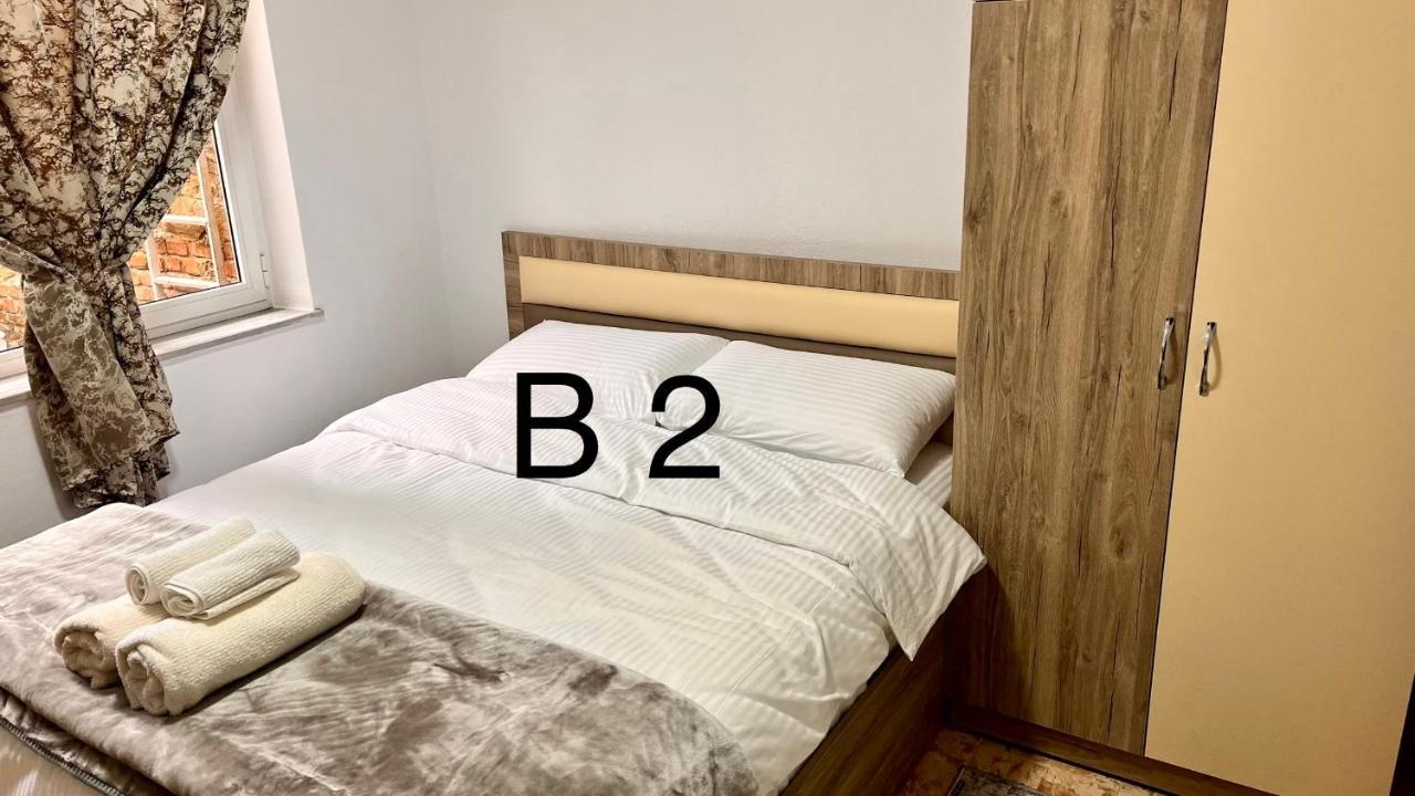 Готель Driteza Корча Екстер'єр фото