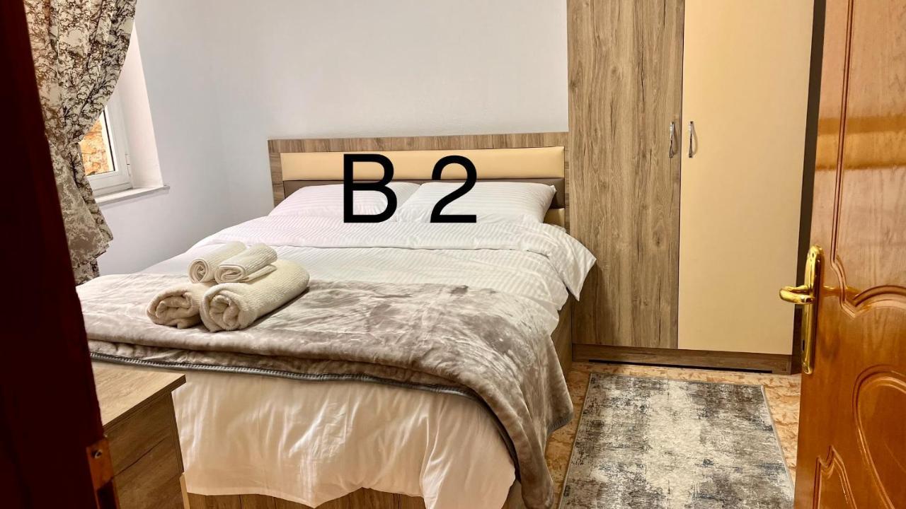 Готель Driteza Корча Екстер'єр фото
