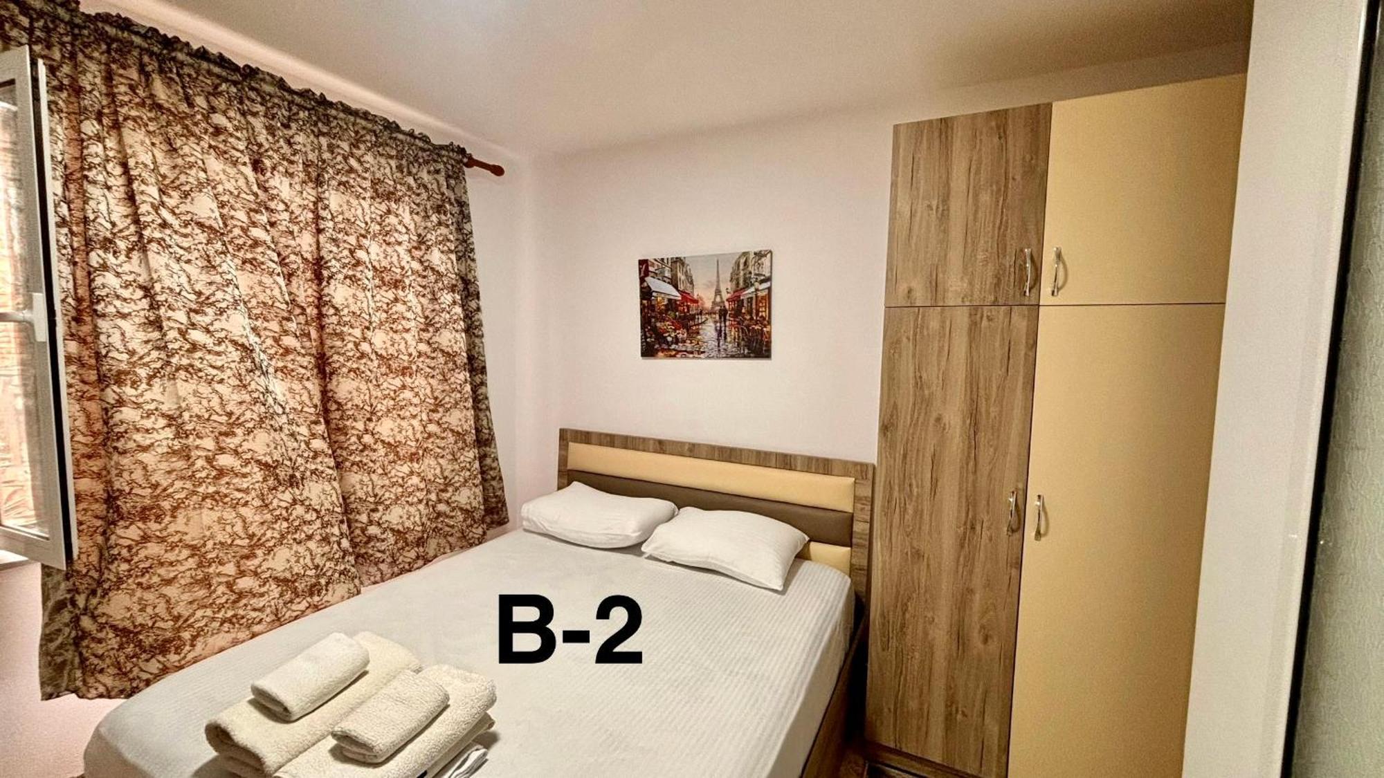 Готель Driteza Корча Екстер'єр фото